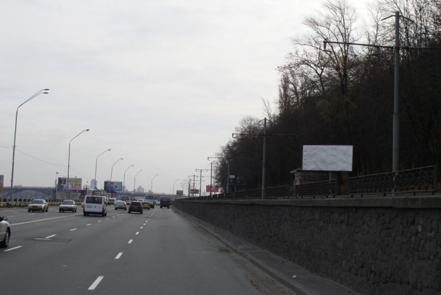 Щит 6x3,  Набережное шоссе, 1400 м от пешеходного моста