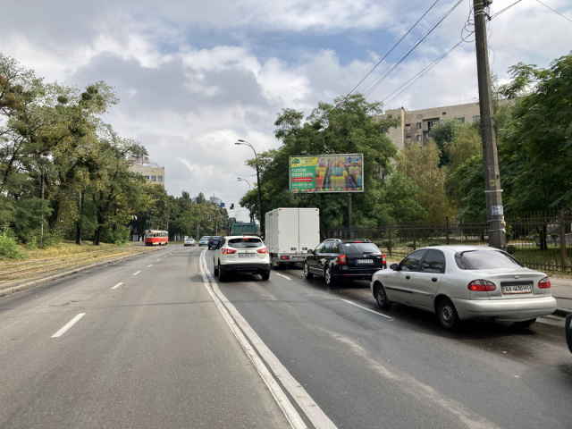 Призма 6x3,  вул. Дегтярівська, 49 (поворот до ЖК Зелений Острів, Київської дитячої залізничної дороги, Посольства США в Україні, офіс НАТО)