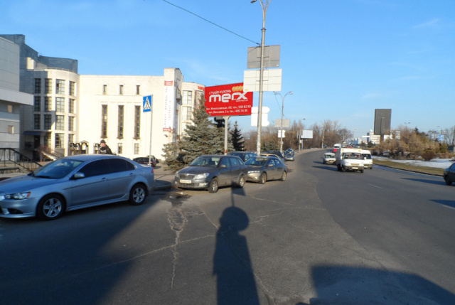 Щит 6x3,  пр-т Романа Шухевича (г. Ватутіна)/вул.Оноре де Бальзака