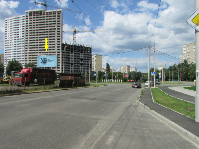 Призма 6x3,  вул. М.Гречка/Виговського / просп. Правди (ТЦ Ретровіль, ЖК Варшавський) від м. Нивки