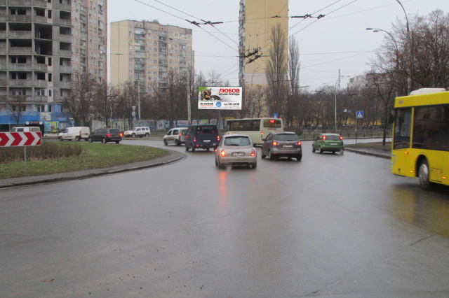 Призма 6x3,  просп. Правди / вул. Г.Гонгадзе по пр-ту Правди