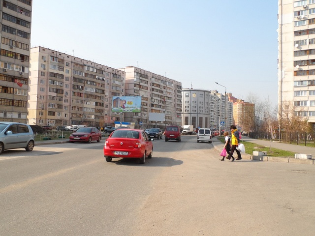 Щит 6x3, ул. Руденко,10; г/м МETRO cash&carry на Позняках; поворот с ул. С. Крушельницкой, перед пов. на ул. Вишняковскую, рядом ветклиника "Друг", фитнес-клуб "Колизей", салон L-Стиль, маг. Singer Щит 6x3, ул. Руденко,10; г/м МETRO cash&carry на Позняках; поворот с ул. С. Крушельницкой, перед пов. на ул. Вишняковскую, рядом ветклиника "Друг", фитнес-клуб "Колизей", салон L-Стиль, маг. Singer