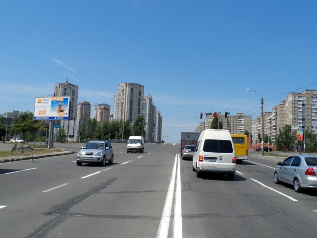 Щит 6x3, ул. Бальзака / ул. Сабурова 01 - светофор, трасп. развязка в напр. от пр. Маяковского, на авт. остановке Щит 6x3, ул. Бальзака / ул. Сабурова 01 - светофор, трасп. развязка в напр. от пр. Маяковского, на авт. остановке