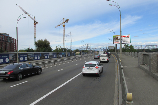 Призма 6x3, вул. Набережно-Рибальська, 9 - навпроти, з центра, в сторону Північного (колиш. Московського) мосту Призма 6x3, вул. Набережно-Рибальська, 9 - навпроти, з центра, в сторону Північного (колиш. Московського) мосту