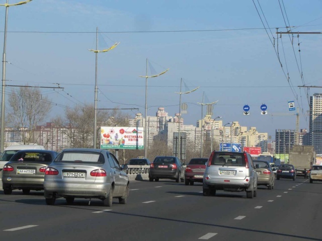 Щит 6x3, просп. Ватутина - Московский мост (01) ТРЦ SkyMall, г/м Ашан; напр. с правого берега / Деснянский р-н Щит 6x3, просп. Ватутина - Московский мост (01) ТРЦ SkyMall, г/м Ашан; напр. с правого берега / Деснянский р-н