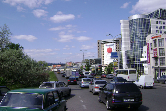 Призма 6x3,  пр-т Романа Шухевича (г. Ватутіна)/вул.Оноре де Бальзака