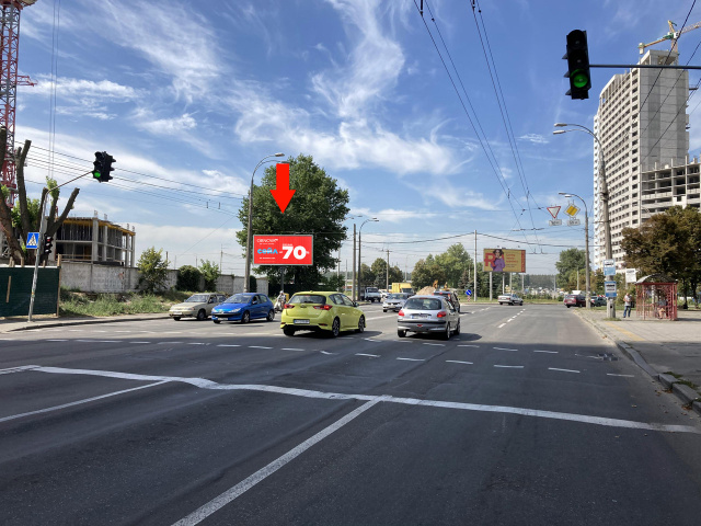 Щит 6.2x3.15,  просп. Правди / вул. М. Гречка/Виговського (ТЦ Ретровіль, ЖК Варшавський)